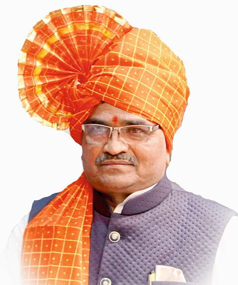 बुर्केगाव सोसायटीच्या
अध्यक्षपदी बाजारे