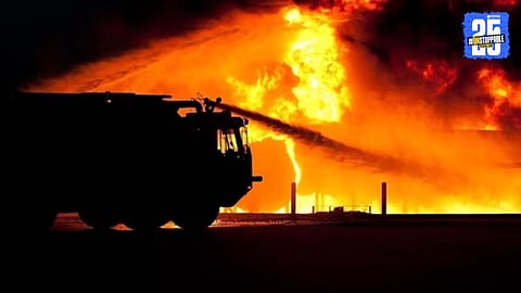 Thick smoke engulfs Al-Kut's Shao Mall as massive fire breaks out at night, causing the death of at least 60 people and injuring several others.