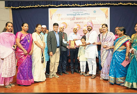 सरपंच अविनाश गराडे यांना
राज्यस्तरीय आदर्श सरपंच पुरस्कार