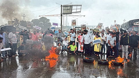 महामार्गावर चक्का जाम
