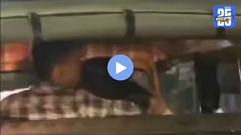 Viral Video: धावत्या रिक्षात कपलचा सुरु होता रोमान्स, लाईव्ह व्हिडिओ व्हायरल झाला अन्...