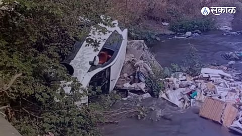 pune car accident