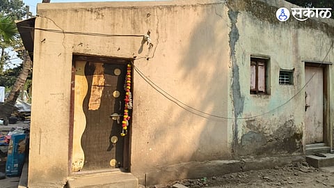 Police officials at the crime scene in Karad after a woman allegedly killed her lover and informed authorities.