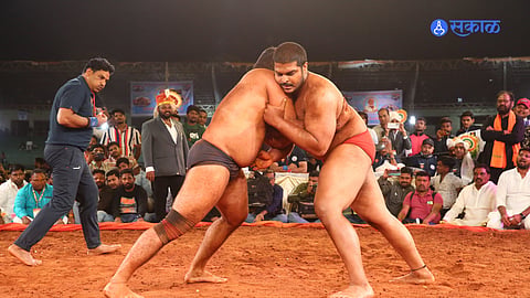 Wrestlers prepare for intense
