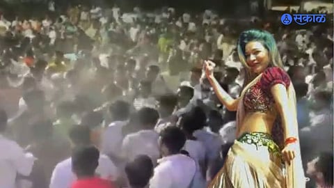 Radha Patil Dance Show Fight in pandharpur