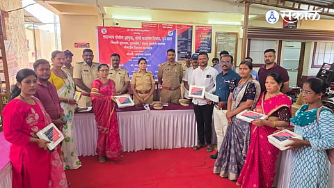 Police Return Stolen Goods Worth ₹18 Lakhs: Emotional Moments in Loni Kalbhor