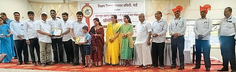 वाई:-प्रज्ञाशोध परीक्षेतील गुणवंत; आदर्श पहिली वर्गशिक्षकांचा वाईत सत्कार