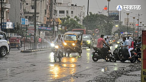 Unseasonal Rain Hits Solapur as Mercury Touches 40.4°C