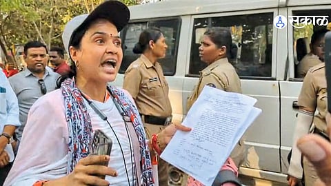 Teacher’s Complaint Sparks Row in Solapur; Police Case Filed in Education Office Dispute