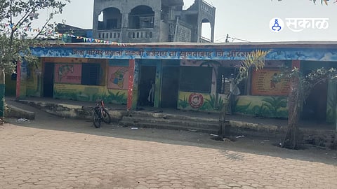 Quality Education at Risk: Staff Shortage Plagues Takli Rajeray ZP School