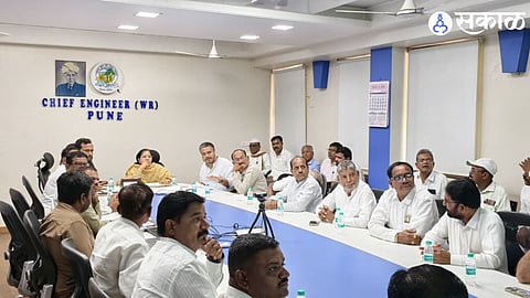 Rohit Pawar Leads High-Level Meeting on Irrigation Schemes for Pune Region Farmers