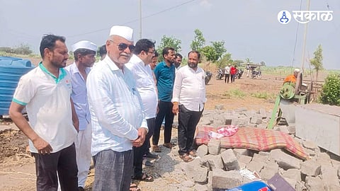 Assessing the Devastation: ZP Vice President Visits Storm-Hit Lakhangaon