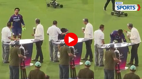 Vaibhav Sooryavanshi Touches Sunil Gavaskar's Feet | SRH vs RR | IPL 2026