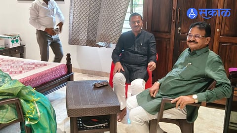 Birthday Meeting Sparks Political Talks in Khed Over Dilip Mohite’s Future