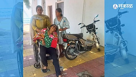 Critically Ill Woman Waits in Pain as Railway Help Delayed at Solapur Station