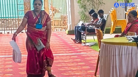 Body Gave Up, Devotion Won: Elderly Devotee’s Inspiring Five-Hour Spiritual Journey