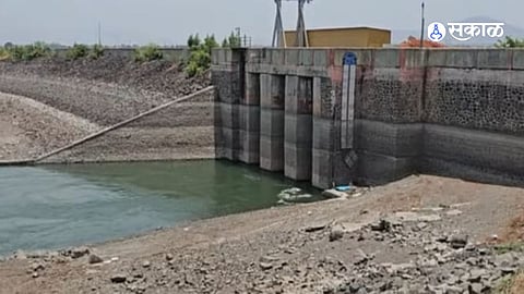 Poor Water Management Alleged as Kukadi Reservoirs Hit Critical Levels