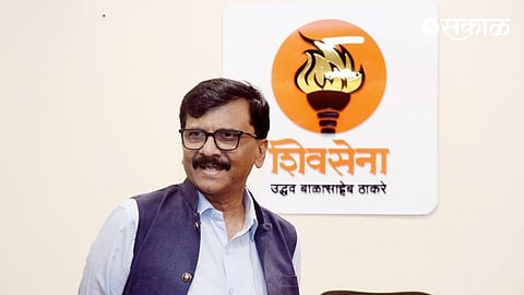 Sanjay Raut Statement : 'मतदार संघात जाऊन बेईमान खासदारांना धडा शिकवणार, उद्धव ठाकरे-पवारांशी चर्चा'; संजय राऊत संतापले