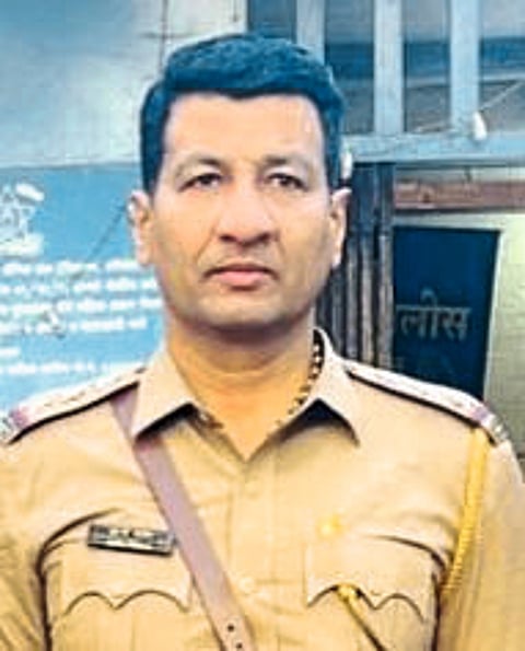 पोलिस निरीक्षक सुधीर पाटील यांची साक्री येथे उपविभागीय पोलिस अधिकारी पदी पदोन्नती