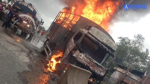Massive Blaze on Road: Truck Hits Divider and Goes Up in Flames on Maharashtra Highway