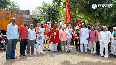 Holy horses (Manaache Ashwa) of Sant Dnyaneshwar Mauli depart from Ankali for Aalandi Wari