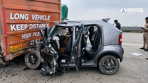 Samruddhi Road Accident : चिमुरडीचं हसू कायमचं हरपलं! समृद्धी महामार्गावर एकाच कुटुंबातील पाच जणांचा दुर्दैवी अंत, थरकाप उडवणारा अपघात