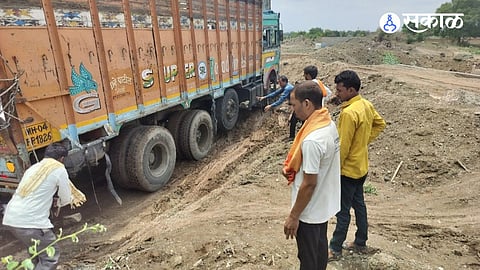 Delay in construction of bridges under Brahmaghavan Lift Irrigation Scheme causes inconvenience to farmers