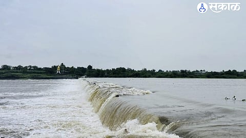 Several farmers suffered losses as electric water pumps were submerged in floodwaters.