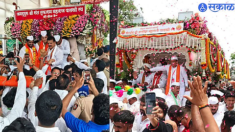 Spiritual Fervour Fills Hadapsar as Dnyaneshwar-Tukaram Palkhi Procession Arrives