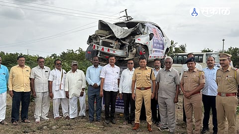 The initiative, inspired by the Haritwari concept, also included tree plantation and traffic awareness activities on the Sant Gajanan Maharaj Palkhi route in Solapur district.