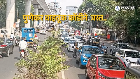 Traffic Nightmare in Pune: Shivajinagar-Aundh Stretch Choked by Metro Construction and Encroachments