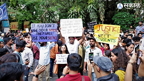 The protesters demanded the resignation of Union Education Minister Dharmendra Pradhan and called for a transparent examination system.