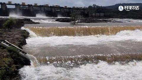 Torrential Rain Boosts Dam Storage; Riverbank Residents Advised to Stay Alert