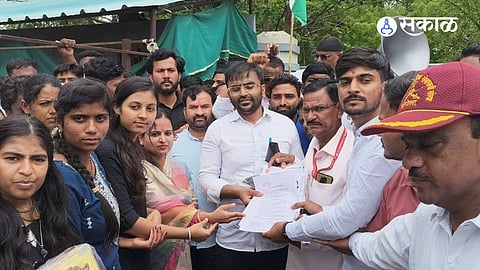 Protesters demanded an impartial inquiry into the NEET paper leak and the alleged police action on students while seeking accountability from the Union Education Minister.