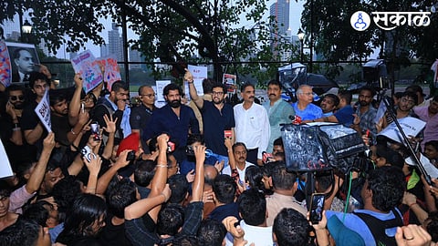 Thackeray Brothers on Student Protest