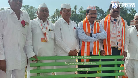 Facilities for pilgrims and donations to schools highlight the dindi's commitment to community welfare.