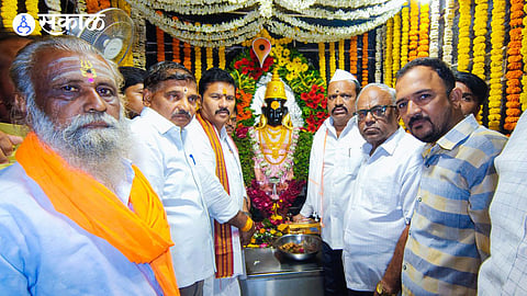 Abhijeet Patil Visits Madha Vitthal Temple