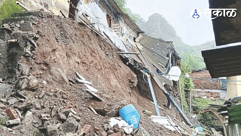 Mumbra Hill portion Collapsed