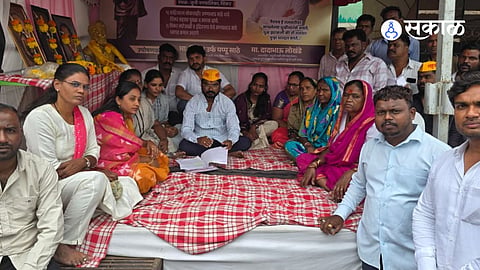 shirur anna bhau sathe memorial hunger strike dadabhau lokhande lahuji shakti sena revenue department site inspection