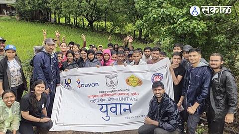Over 140 Fergusson College NSS students joined hands with farmers for paddy plantation at Jamgaon under Savitribai Phule Pune University's 'Yuvan' campaign.