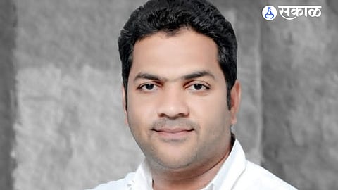 Vasmat Deputy President Imran Ali resigned after a police case linked to the alleged illegal confinement of cattle sparked widespread criticism.