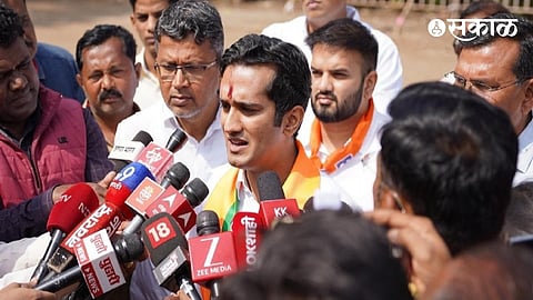 Krishnaraj Mahadik Amit Thackeray Mumbai political controversy