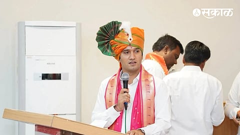 Krishnaraj Mahadik Political controversy Maharashtra
