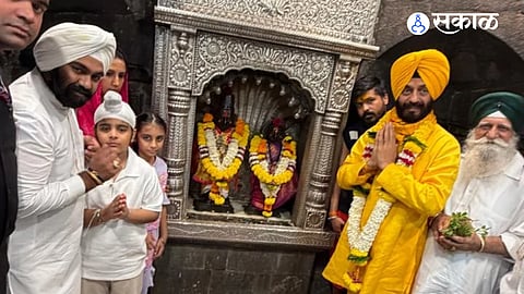 Bitta experiences spiritual energy at Alandi temple.