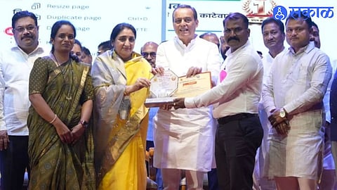 Teacher Award 2026 Sandeep Shinde Receives Pune District Honour After Transforming School And Guiding Students To Success
