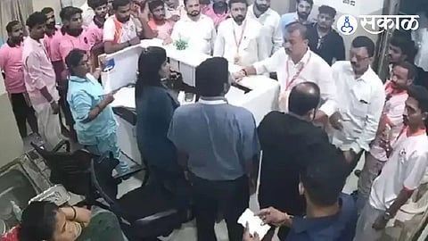 Shivsena Leader Beating doctor at palghar