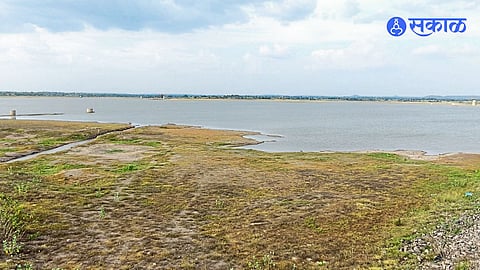 Yerlawadi Lake in Satara Khatav Reaches Critical Low Level as Villagers Demand Government Action to Save Water Supply