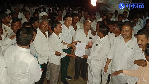 Jalna Jalgaon Railway Land Acquisition Draws Anger From Farmers Over Route Through Fertile Agricultural Fields