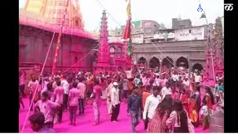 Devotees gather in large numbers at Jyotiba Temple in Kolhapur during the holiday rush.