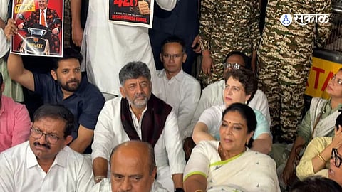 INDIA Bloc Vijay Chowk Protest: 'इंडिया' आघाडीचे नेते राष्ट्रपती भवनात; विजय चौकात खासदारांचे ठिय्या आंदोलन